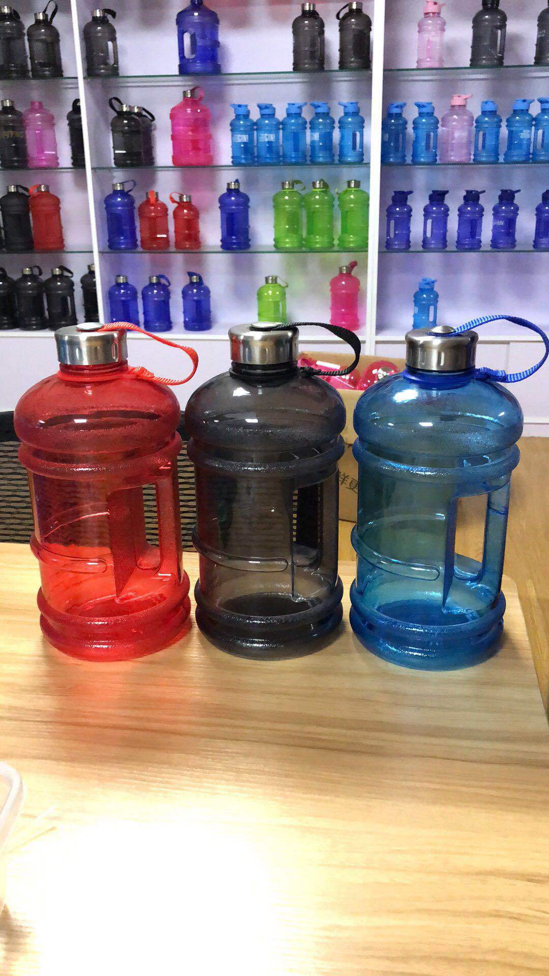 2.2L/2.5L Large Capacity Outdoor Sports Bucket Cup Gym Dumbbell Cup Creative Portable Plastic Water Bottle